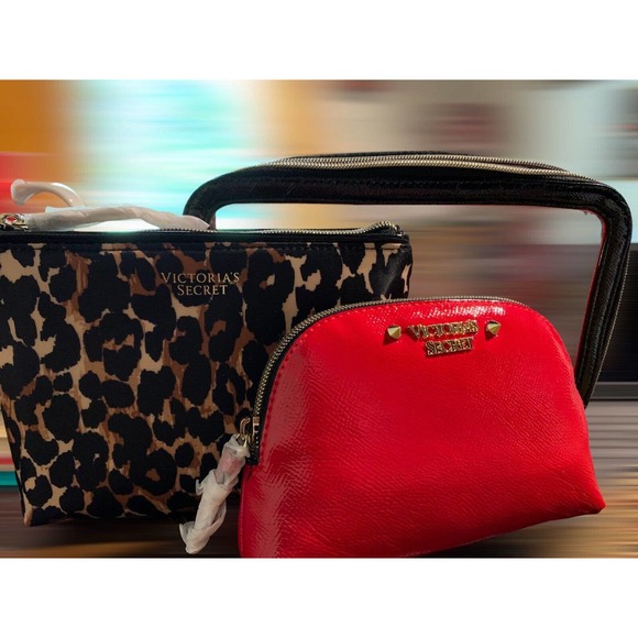 Victoria's Secret Handbags - VICTORIA'S SECRET RUNWAY PATCH VANITY LIPS BEAUTY BAG MAKEUP TRAIN CASE 3 In 1